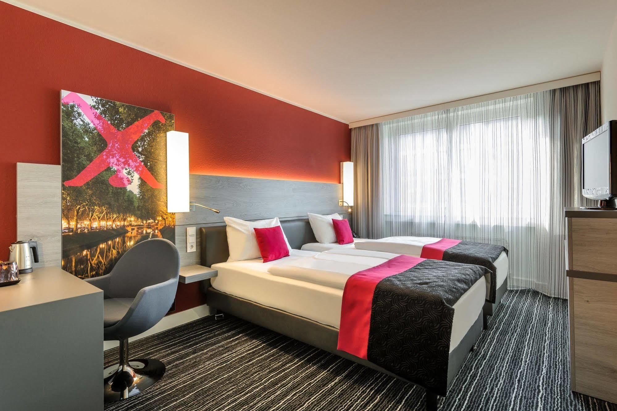 Mercure Hotel Duesseldorf Zentrum Exterior photo